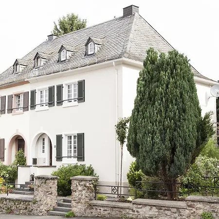 Hotel Bahnhof 4*