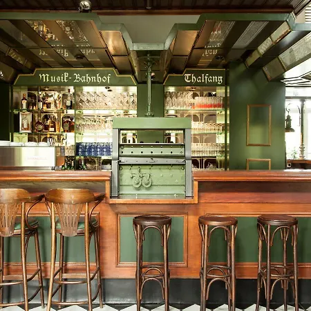 Hotel Bahnhof 4*