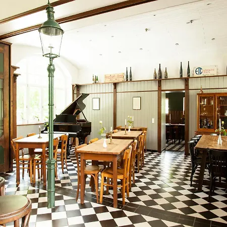 Hotel Bahnhof 4*